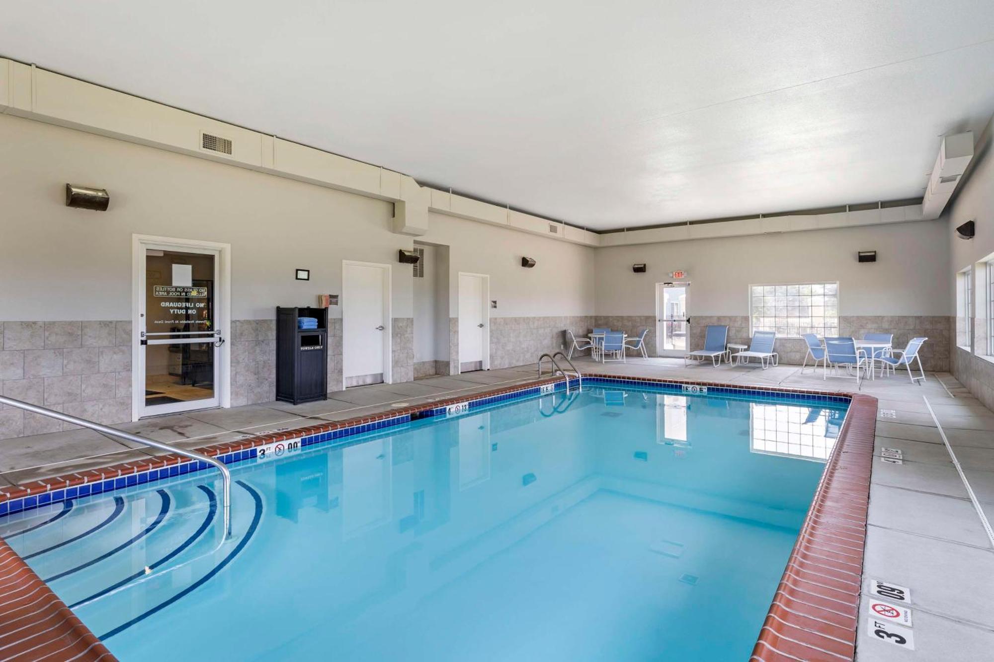 Best Western Plus Midamerica Hotel Mascoutah Экстерьер фото